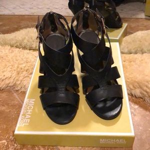 Michael Kors Strappy Sandals Zoe size 8.5 Black